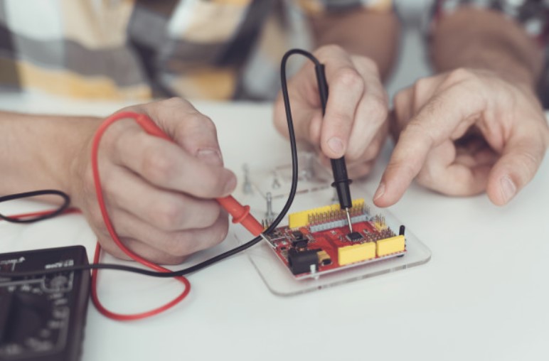 ESCUELA MAKER